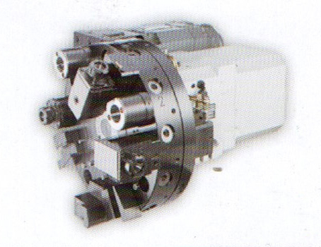 采用臺灣六鑫八工位液壓旋轉刀塔，定位精度高、故障率低、換刀快，就近換刀。