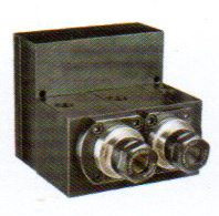 控制系統(tǒng)及主軸電機采用伺服主軸，加裝兩軸徑向或軸向伺服動力頭。可實現(xiàn)主軸360度任意分度定位，鉆、攻、銑功能。