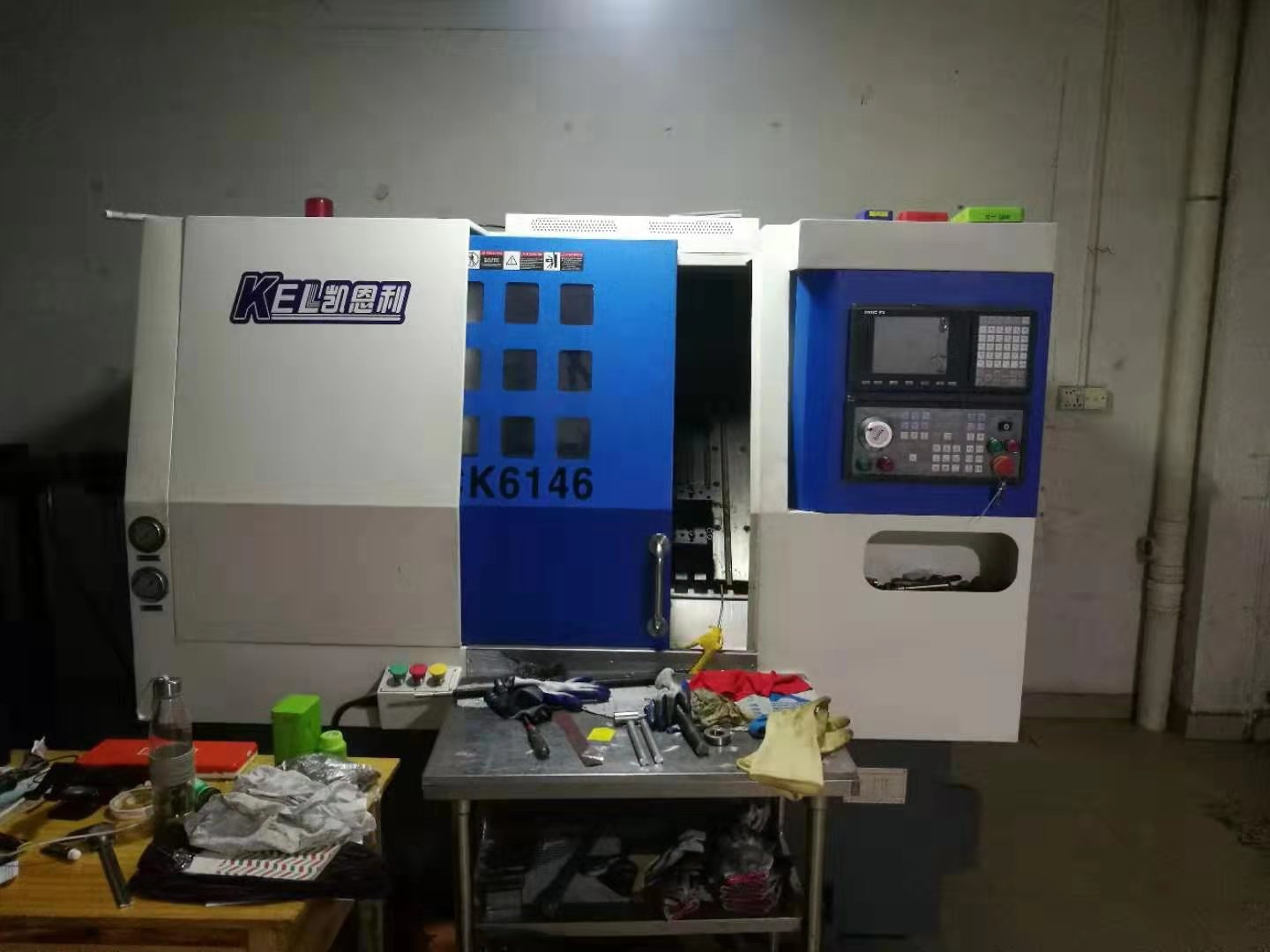袁星星(師傅)使用凱恩利數(shù)控車床的場景情況 袁星星(師傅)使用凱恩利數(shù)控車床的場景情況
