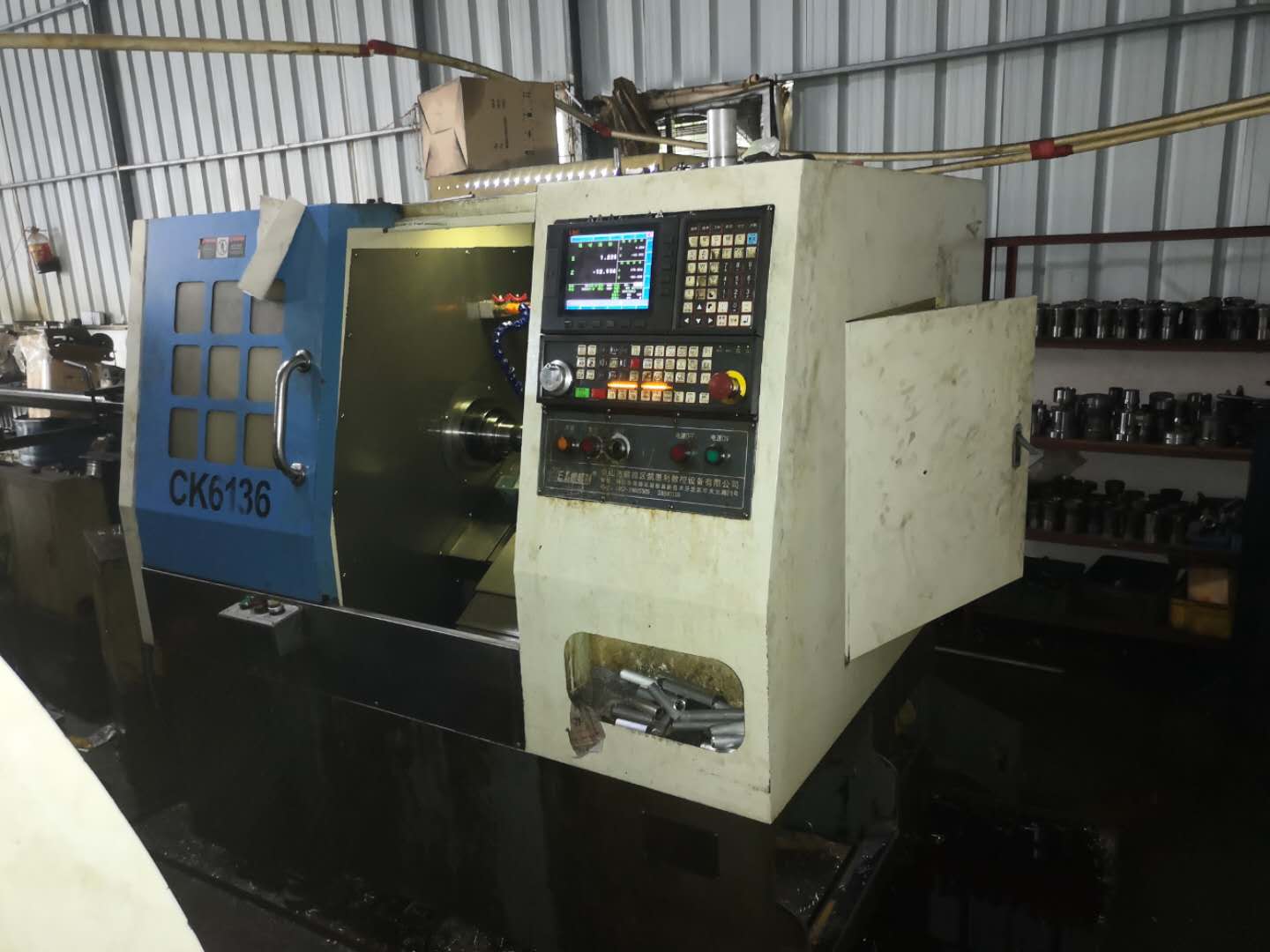 凱恩利數(shù)控車床36機(jī)放置在余剛的生產(chǎn)工廠內(nèi) 凱恩利數(shù)控車床36機(jī)放置在余剛的生產(chǎn)工廠內(nèi)